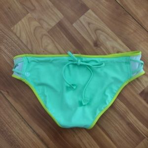 Lululemon bottom bikini new with no tag